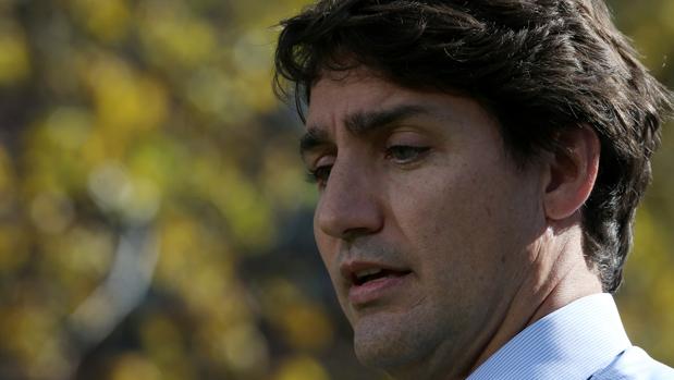 Las fotos «racistas» de Justin Trudeau hacen añicos su perfil progresista a un mes de las elecciones