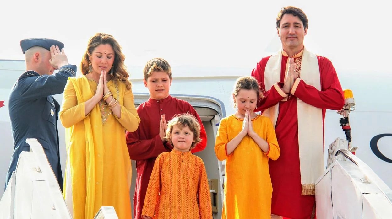 Cuando Trudeau fue criticado por vestirse «más indio que un indio» en su viaje a la India en 2018