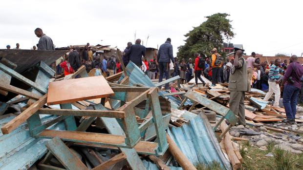 Al menos 7 niños muertos y 57 heridos al derrumbarse una escuela en Kenia