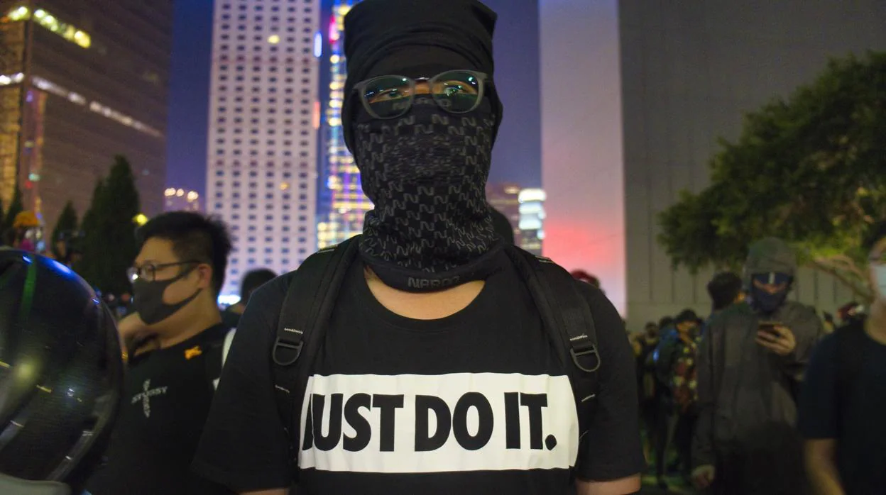 Un manifestante en Hong Kong