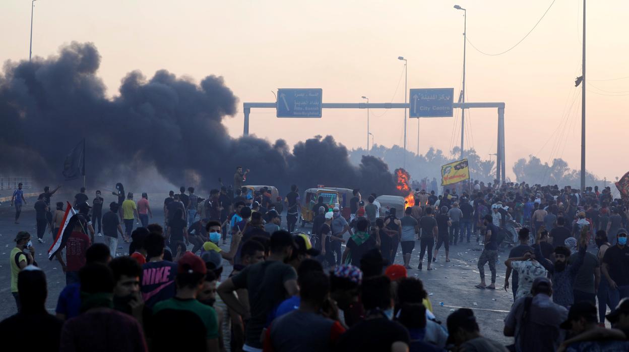 La represión de la protesta en Irak deja ya casi 100 muertos