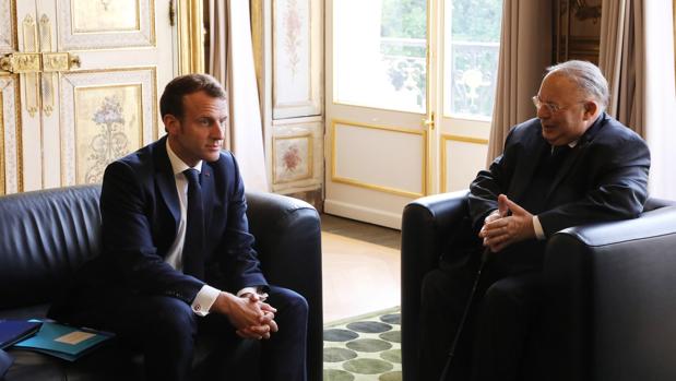 Macron pide socorro a la jerarquía musulmana francesa frente al islamismo radical