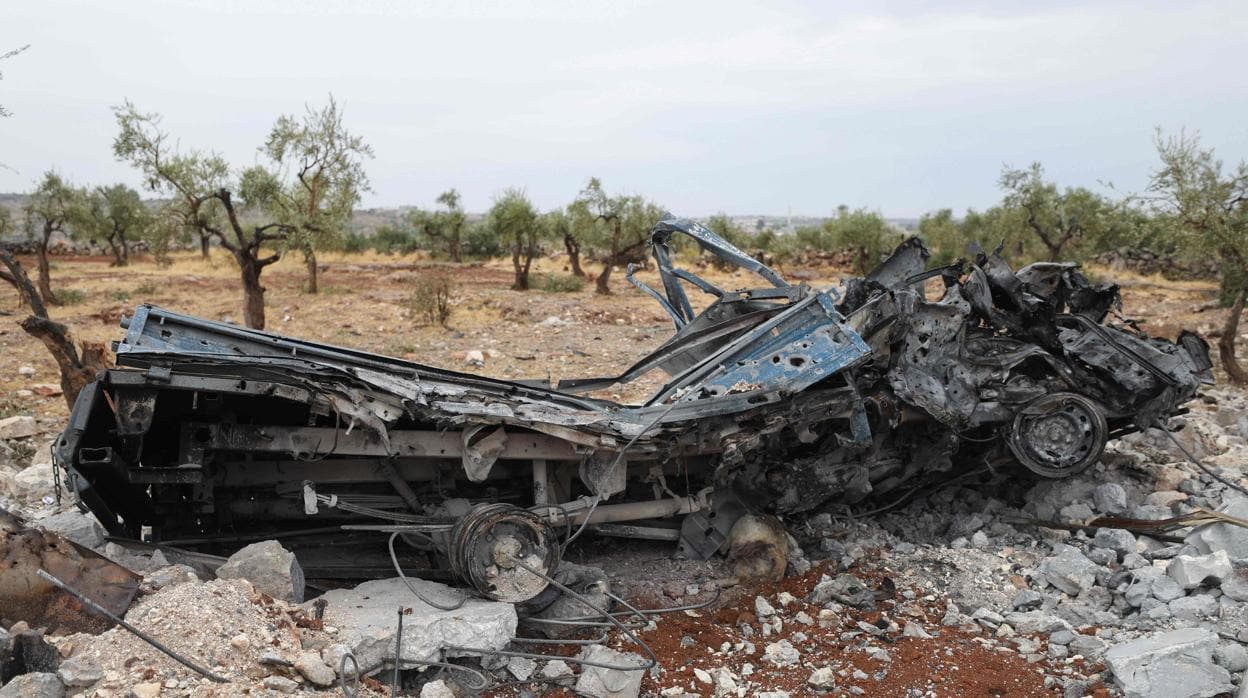 Vehículo destruido tras la operación de EE.UU. para matar a Al Bagdadi en Barisha (Siria)