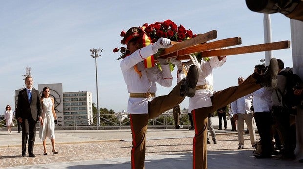 La Habana apenas sabe de la visita de los Reyes de España