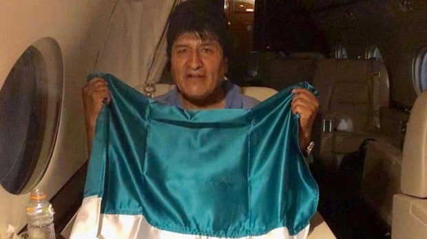 Evo Morales abandona Bolivia con destino a México: «Volveré con más fuerza»