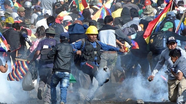 Bolivia vive la jornada más violenta desde el estallido de las protestas