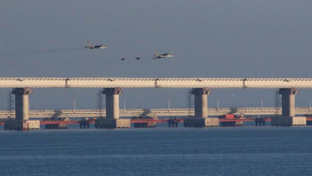 Rusia devuelve a Ucrania los tres buques apresados hace un año en el estrecho de Kerch