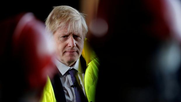 Boris Johnson promete bajar los impuestos a los trabajadores