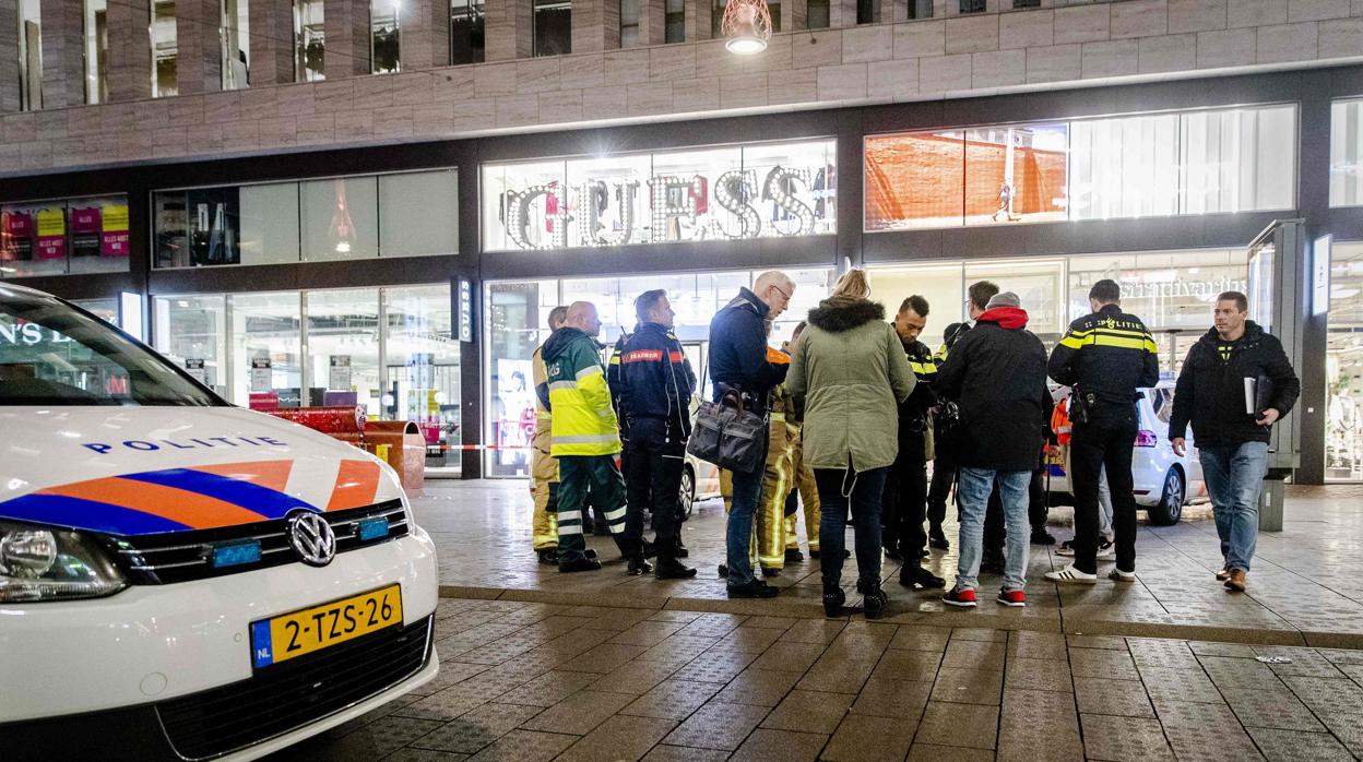 Tres heridos tras un apuñalamiento múltiple en una calle comercial de La Haya