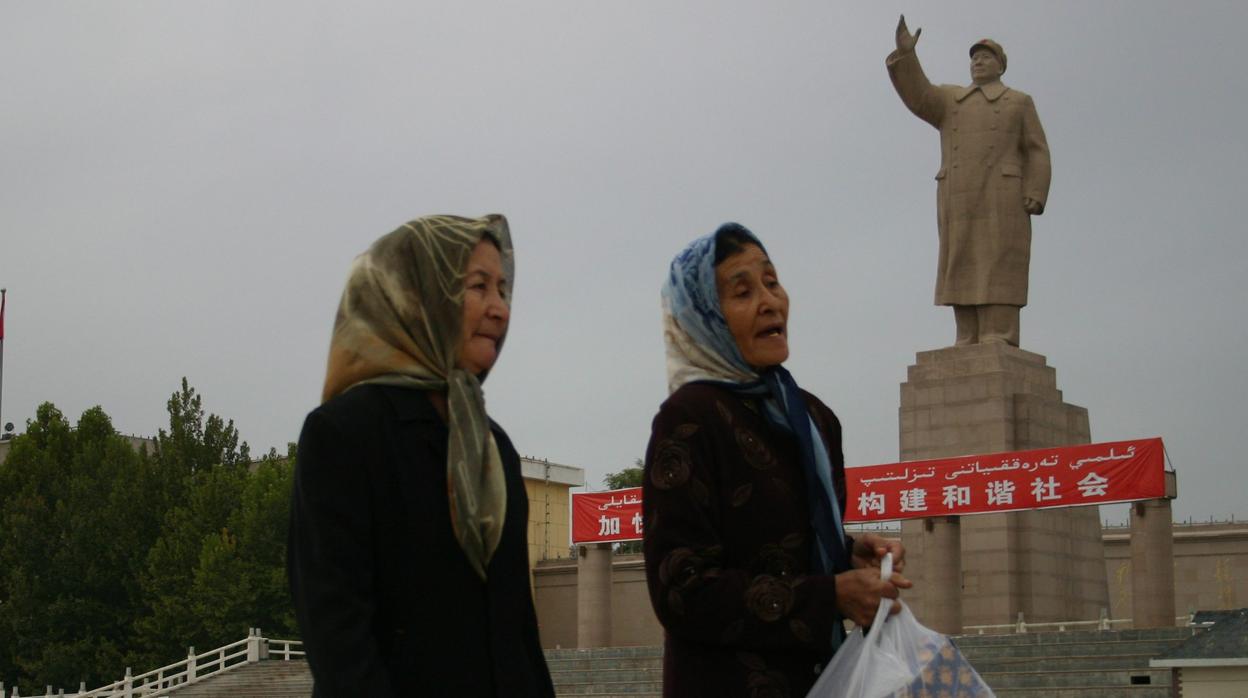 Dos mujeres uigures