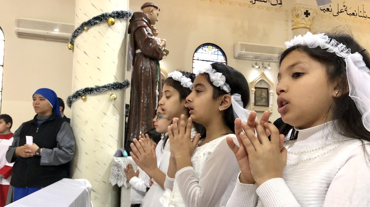 Misa de Navidad en la parroquia de la Sagrada Familia de Gaza