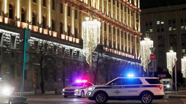 Moscú califica de acto terrorista el tiroteo ocurrido en el edificio del servicio de inteligencia ruso