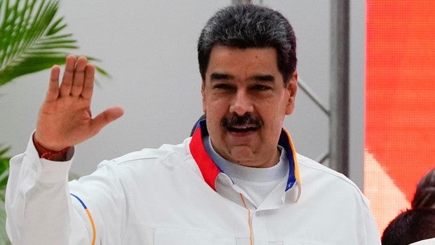 Maduro se erige en líder evangélico para atajar la caída chavista