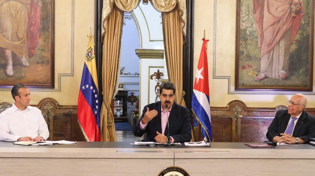 Nicolás Maduro, en un acto de Gobierno este lunes, hizo un llamamiento a sus ministros para reformartear la relación con Cuba