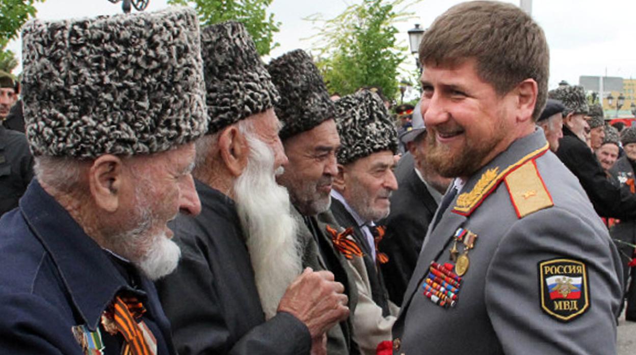 Ramzan Kadyrov, a la derecha, el hombre de Putin en Chechenia