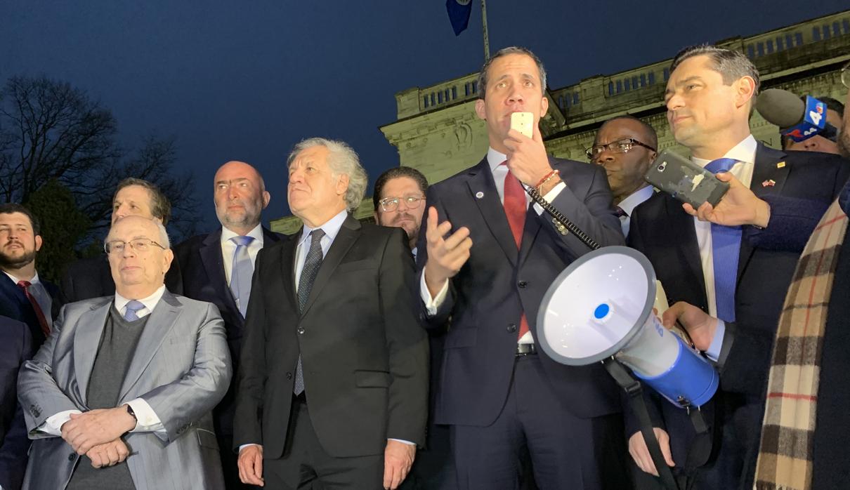 Gustavo Tarre, Luis Almagro, Juan Guaidó y Carlos Vecchio, el jueves en Washington