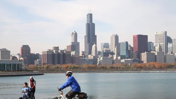 Tres menores heridos, uno de ellos grave, en dos tiroteos accidentales en Chicago (Estados Unidos)