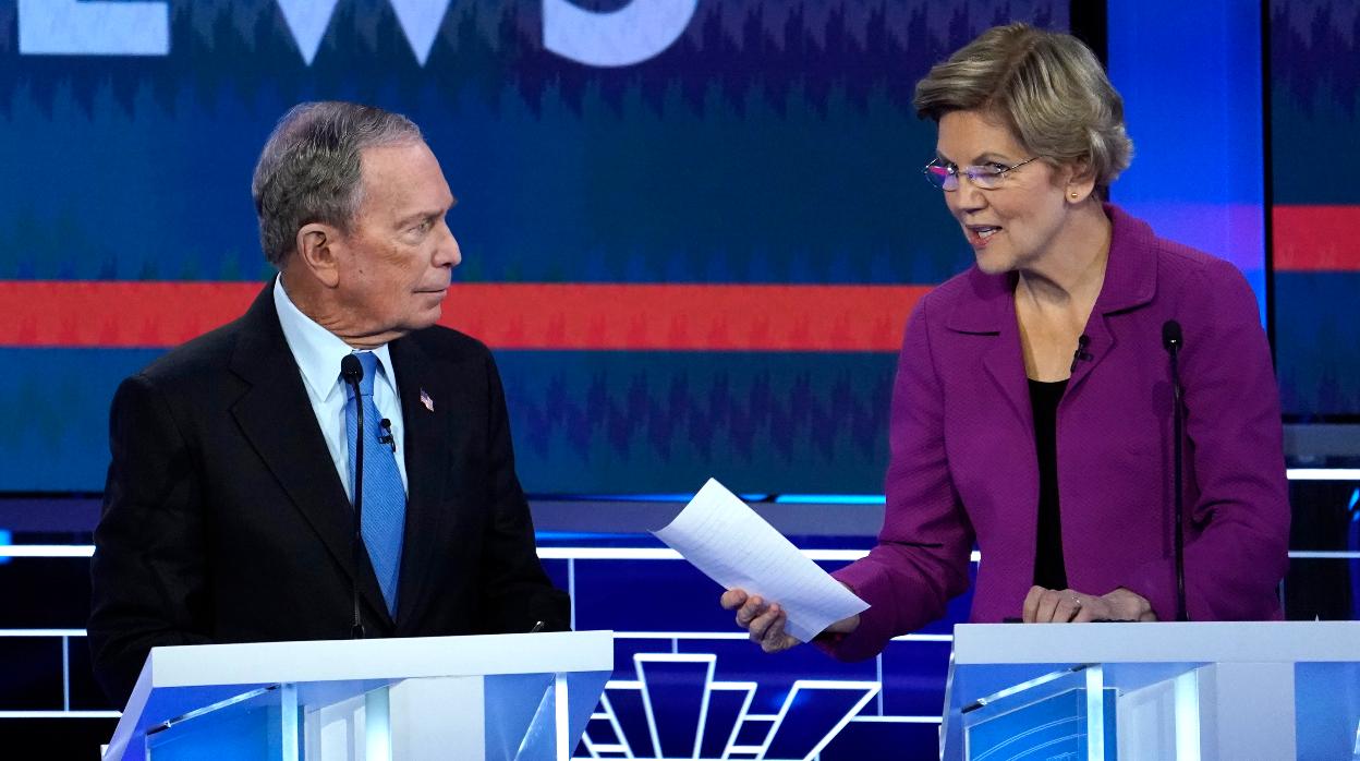 Michael Bloomberg y Elizabeth Warren en un momento del debate