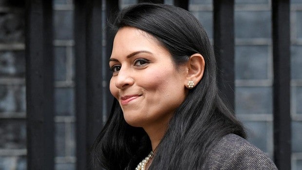 La ministra británica del Interior, investigada por acosar a sus subordinados