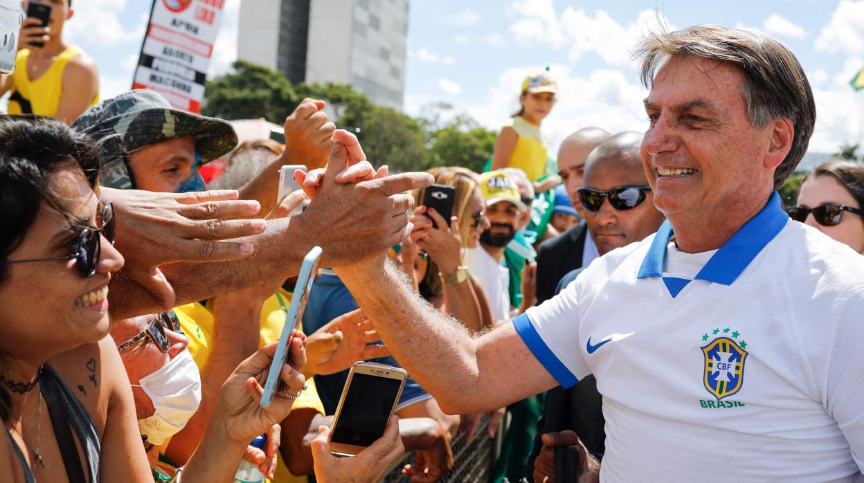 Seguidores del presidente Jair Bolsonaro se congregan en una protesta contra el Congreso en Brasilia