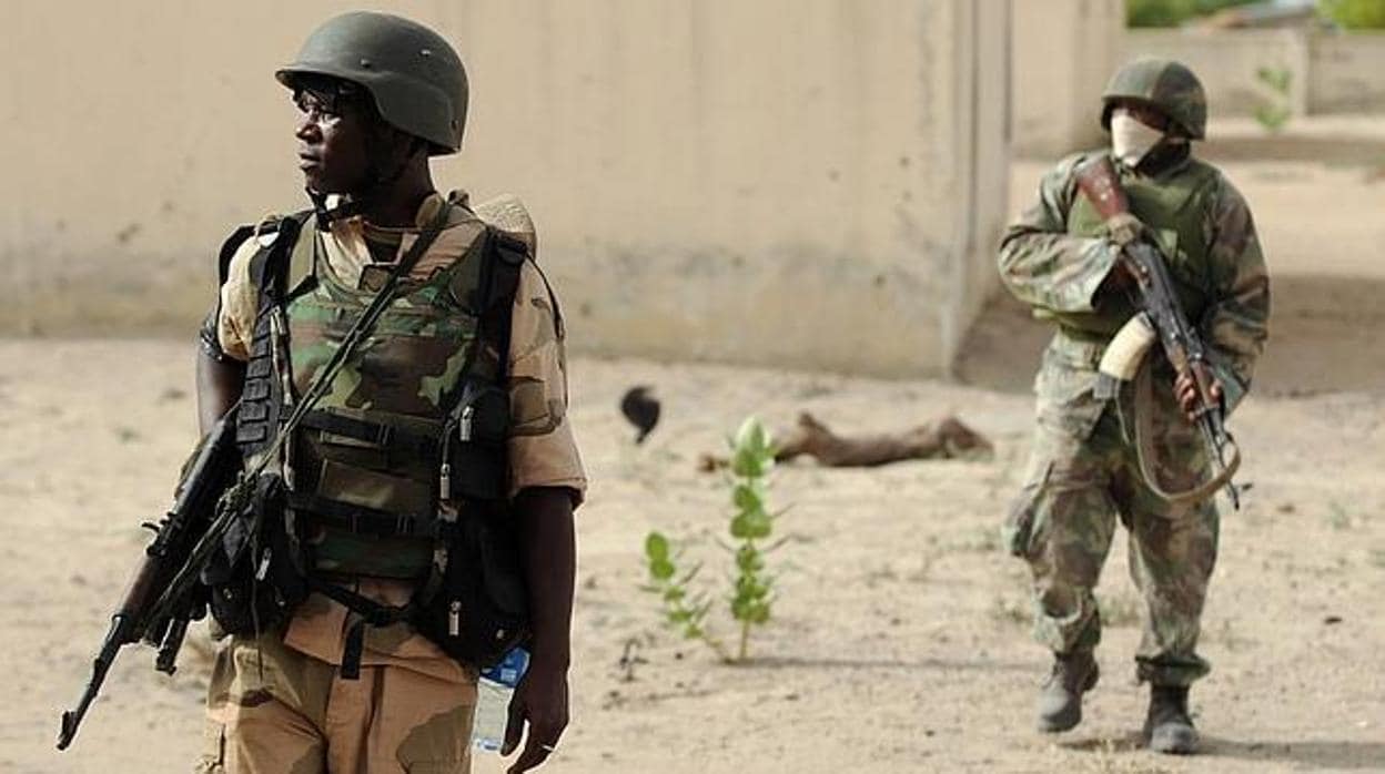 Militares nigerianos