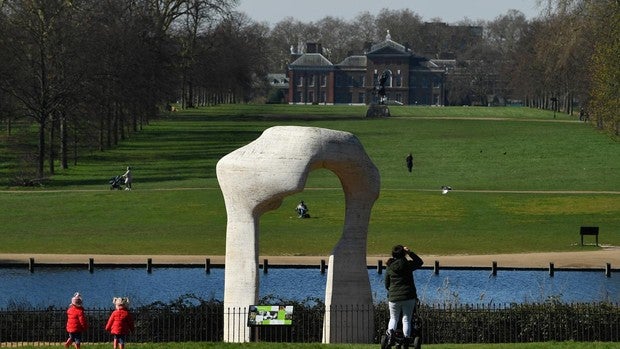 Los jardines de Reino Unido empiezan a cerrar tras la masiva afluencia del fin del semana