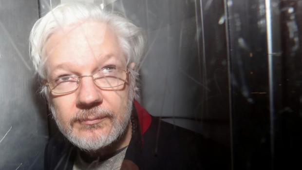 La Justicia británica niega la petición de liberar a Assange bajo fianza por el coronavirus