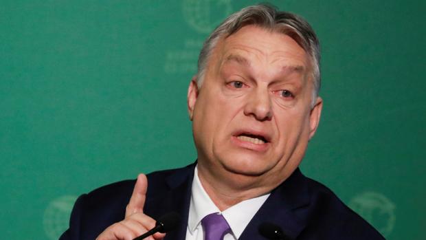 Orbán recibe poderes para gobernar por decreto por tiempo indefinido