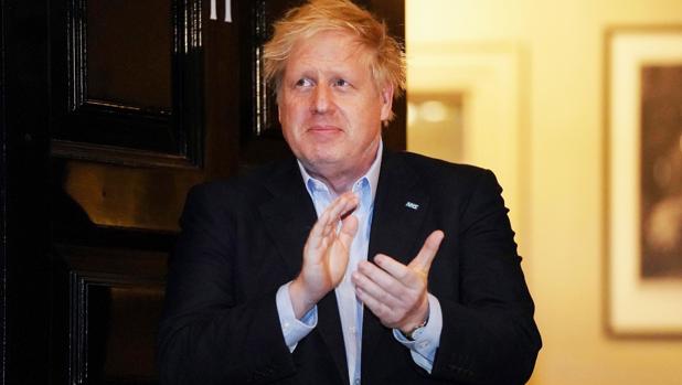 Boris Johnson, ingresado en el hospital diez días después de dar positivo por coronavirus