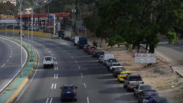 Los militares no despliegan la artillería pesada en Venezuela como lo ordenó Maduro