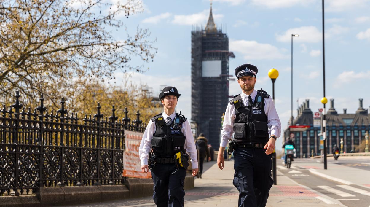 Londres no revisará las medidas de confinamiento y las mantendrá vigentes hasta nuevo aviso