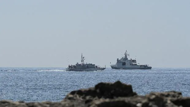 Italia cierra por decreto sus puertos pero Lampedusa está en alarma por la llegada de pateras