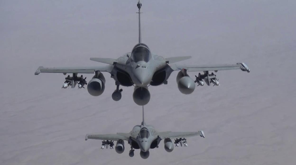 Dos cazas modelo Rafale