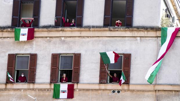 Miles de italianos piden justicia por la muerte de sus familiares y se abre una investigación por «epidemia culposa»