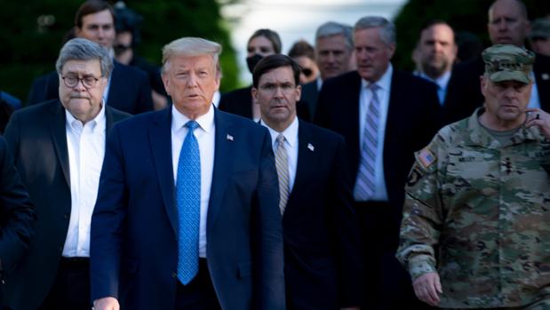 La cúpula militar de EE.UU. se distancia de Trump tras las cargas en Washington