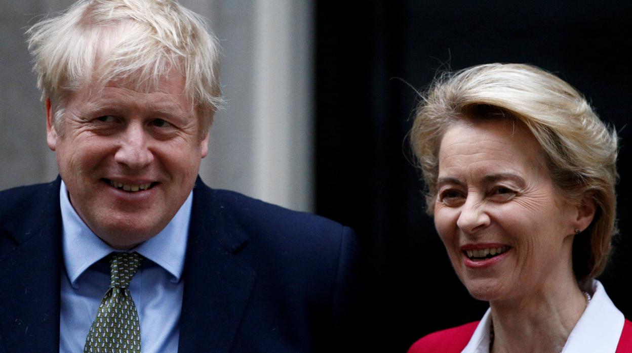 El primer ministro británico, Boris Johnson, junto a la presidenta de la CE, Ursula von der Leyen