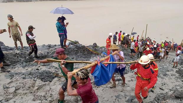 Más de un centenar de muertos por un deslizamiento de tierras en una mina de jade en el norte de Birmania