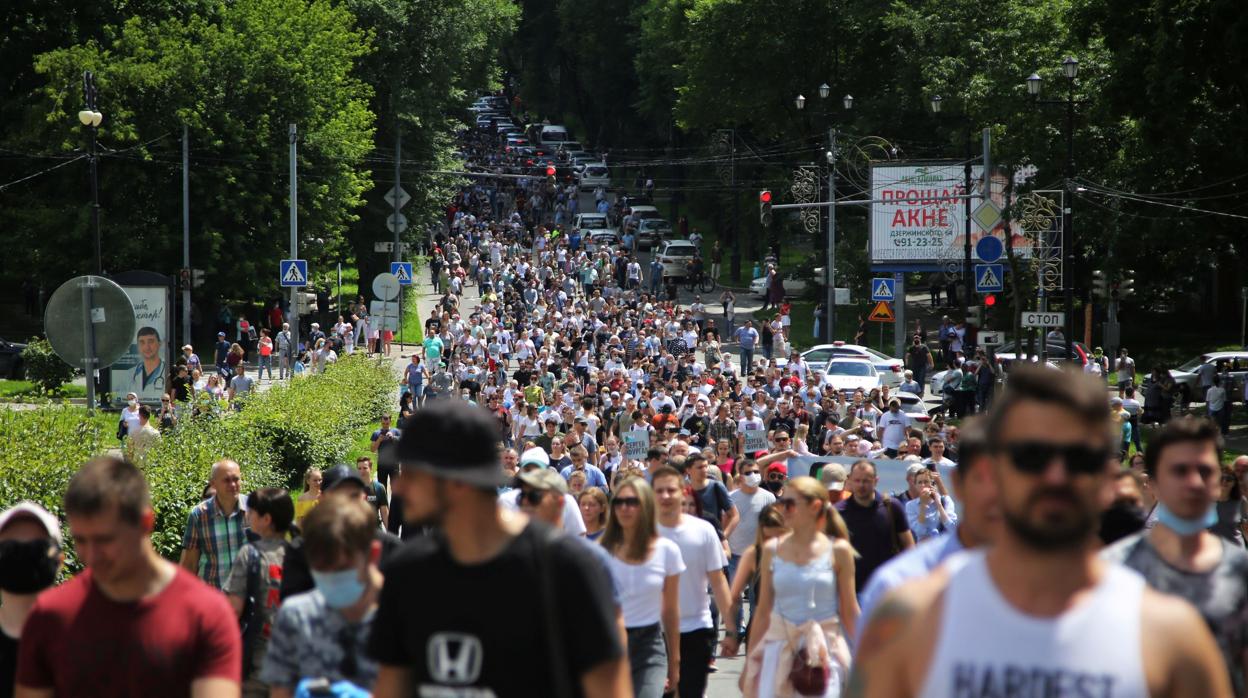 Miles de personas se manifiestan en apoyo del gobernador de la región de Jabárovsk, Serguéi Furgal