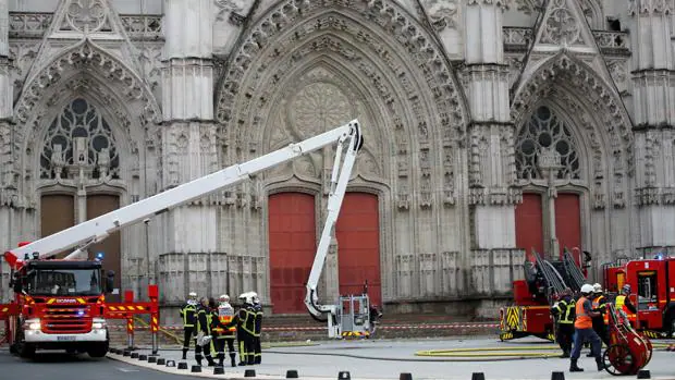 Liberan sin cargos al detenido por el incendio de la catedral de Nantes