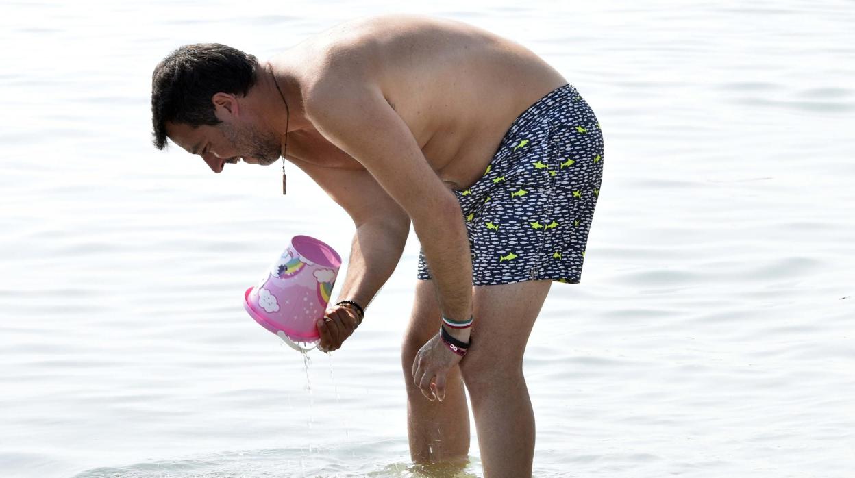 El líder de la Liga, Matteo Salvini, disfrutando de la playa