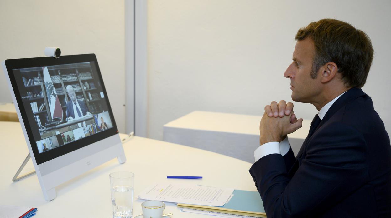 El presidente francés, Emmanuel Macron, participa desde el Fuerte Brégançon en la videoconferencia