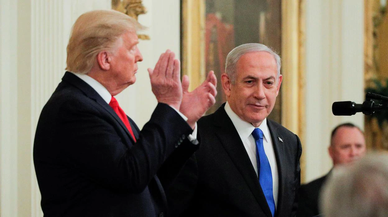 Donald Trump con Netanyahu en una conferencia de prensa, en Washington