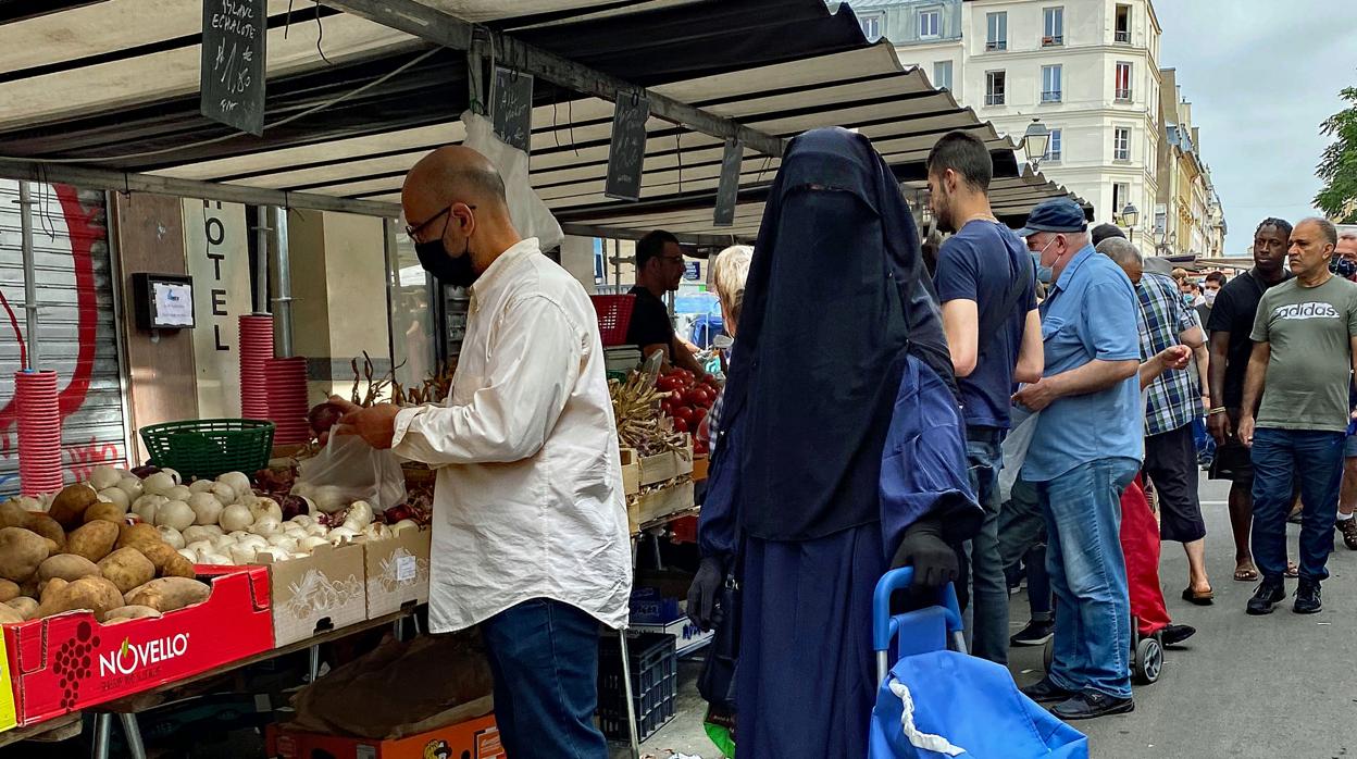 El Mercado de Aligre, uno de los mercados más populares de París