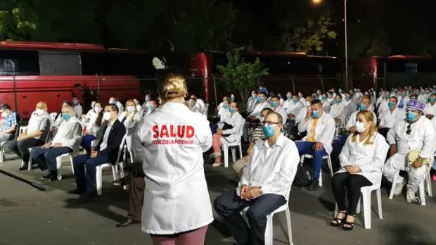 Cuba envía 1.730 médicos adicionales a Venezuela para atender pacientes con coronavirus