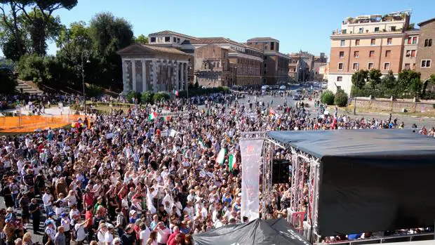 Miles de negacionistas del coronavirus se manifiestan en Roma y Sídney