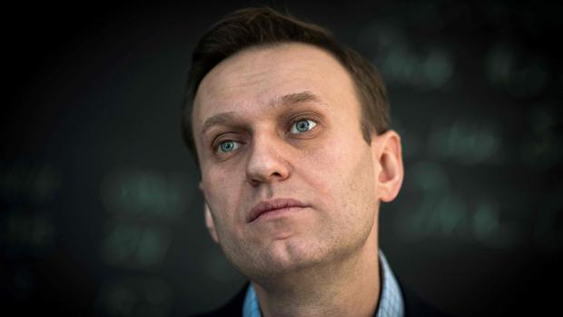 Navalni sale del coma y ya reacciona cuando se le habla