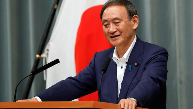 Yoshihide Suga relevará a Abe como primer ministro de Japón