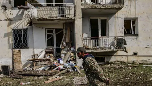 Rusia se esfuerza en parar el conflicto de Nagorno Karabaj pero los enfrentamientos no cesan