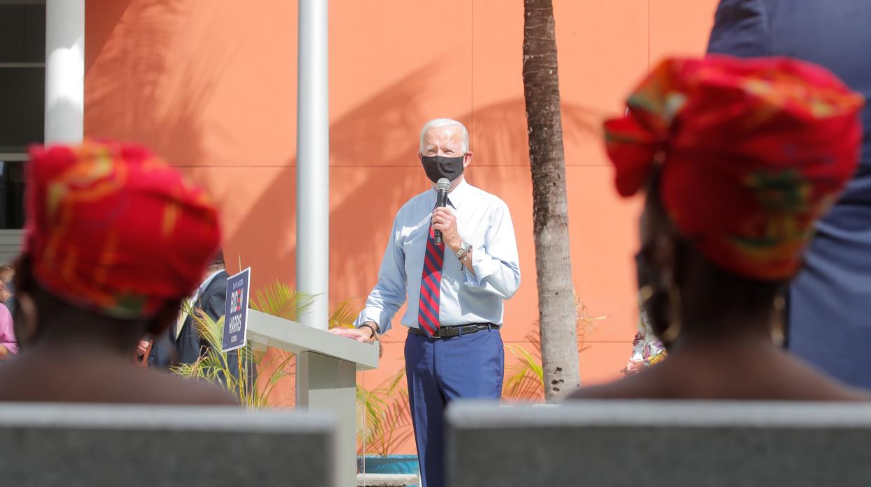 El candidato demócrata, Joe Biden, durante su reciente visita a Little Haití en Miami