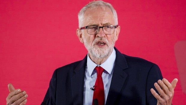 El Partido Laborista británico suspende a Corbyn por criticar un informe interno sobre antisemitismo